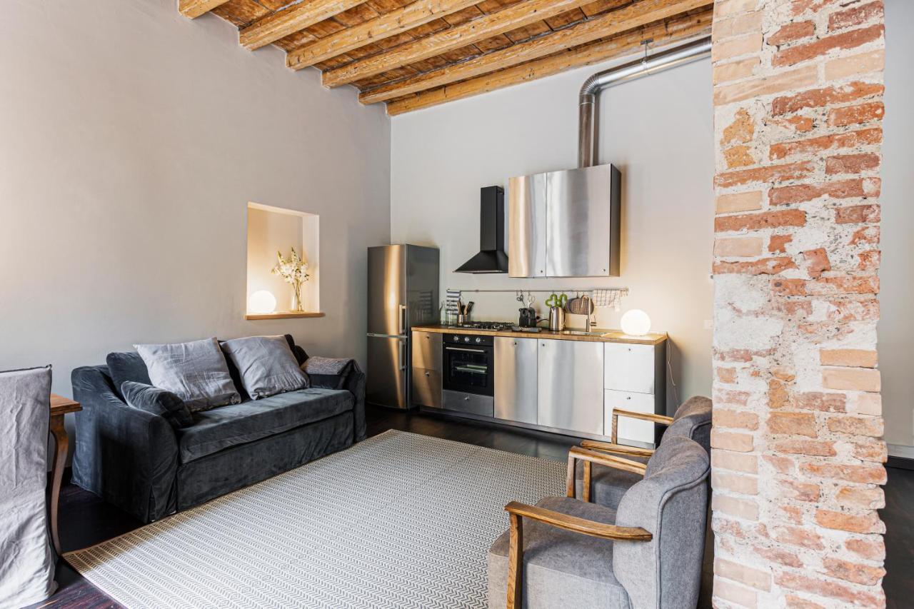 Stylish Milanese Studio - Via Cirillo Екстер'єр фото